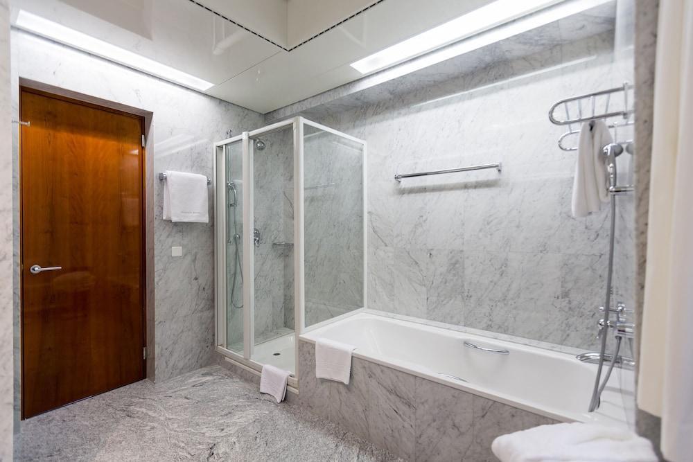 Einstein Hotel 4*